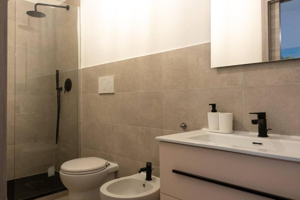 Private Room: The Port Apartment Scirocco Livorno Dış mekan fotoğraf